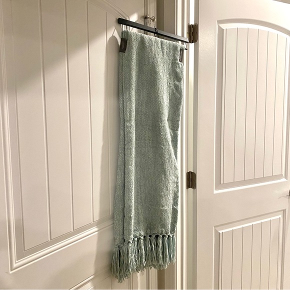 NEW Chenille Mint light Green Fringe Tassels Hem Throw Blanket - Picture 2 of 5